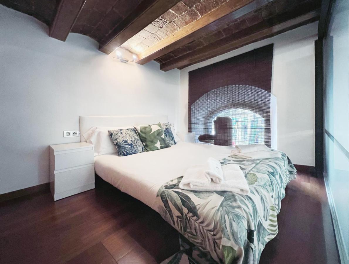 Stay U-Nique Apartments Placa Universitat برشلونة المظهر الخارجي الصورة