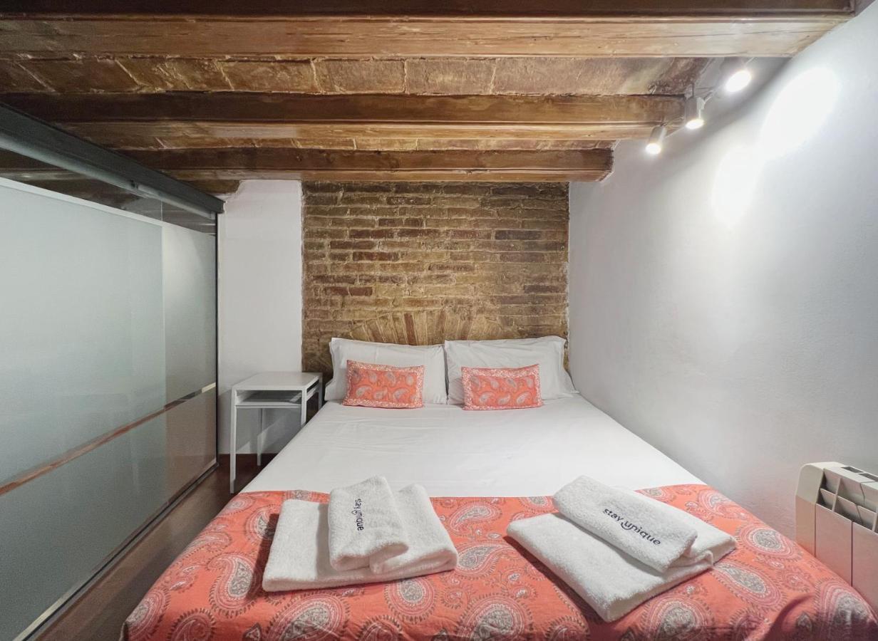 Stay U-Nique Apartments Placa Universitat برشلونة المظهر الخارجي الصورة